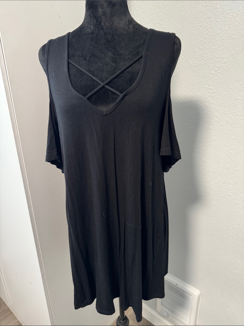 Black Cold-Shoulder Crisscross V-Neck Tunic